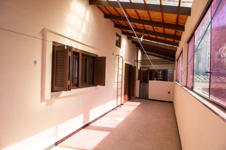 Casa à venda com 300m², 4 quartos e 3 vagas Casa à venda com 300m², 4 quartos e 3 vagasVaranda do Quarto 3