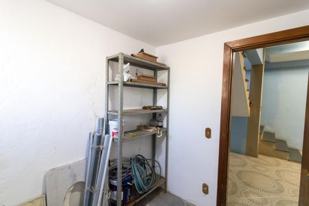 Casa à venda com 300m², 4 quartos e 3 vagas Casa à venda com 300m², 4 quartos e 3 vagasQuarto de serviço