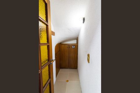 Casa à venda com 300m², 4 quartos e 3 vagas Casa à venda com 300m², 4 quartos e 3 vagasLavabo
