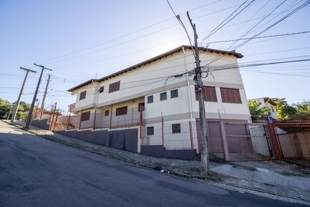 Casa à venda com 300m², 4 quartos e 3 vagas Casa à venda com 300m², 4 quartos e 3 vagasFachada