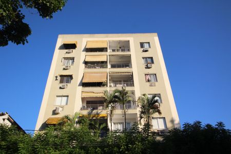 Apartamento para alugar com 57m², 2 quartos e 1 vagaFachada