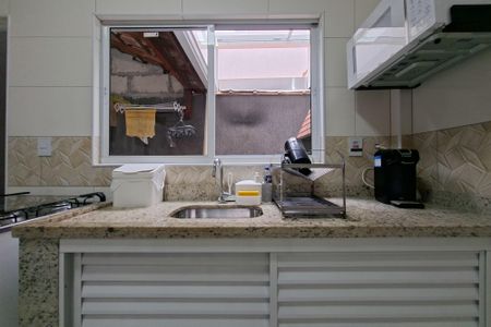 Casa de condomínio para alugar com 55m², 2 quartos e 1 vagaCozinha 