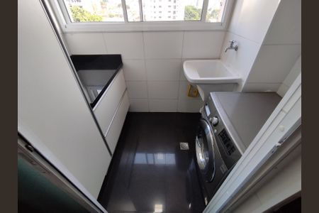 Apartamento à venda com 70m², 2 quartos e 1 vagaÁrea de Serviço