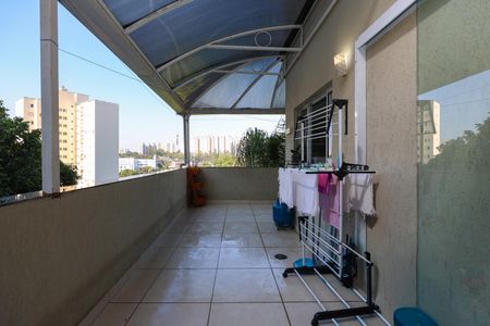 Casa de condomínio para alugar com 296m², 3 quartos e 4 vagas Casa de condomínio para alugar com 296m², 3 quartos e 4 vagasÁrea de Serviço