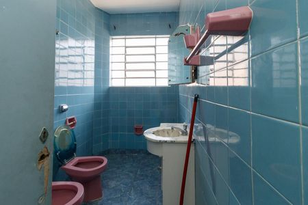 Casa à venda com 117m², 2 quartos e 2 vagas Casa à venda com 117m², 2 quartos e 2 vagasBanheiro
