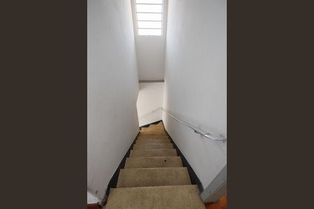 Casa à venda com 117m², 2 quartos e 1 vaga Casa à venda com 117m², 2 quartos e 1 vagaEscada