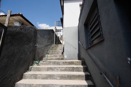 Casa à venda com 117m², 2 quartos e 1 vaga Casa à venda com 117m², 2 quartos e 1 vagaEscada