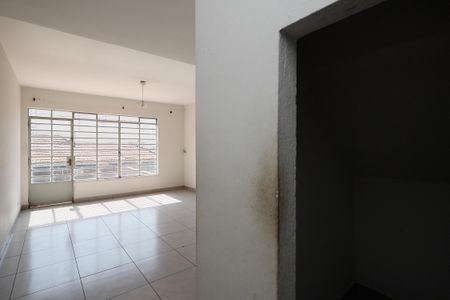 Casa à venda com 117m², 2 quartos e 1 vaga Casa à venda com 117m², 2 quartos e 1 vagaSala