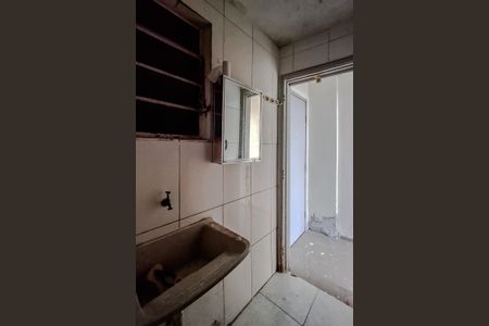 Banheiro de kitnet/studio para alugar com 1 quarto, 30m² em Liberdade, São Paulo