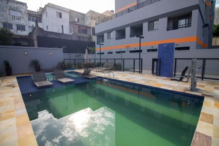 Apartamento à venda com 33m², 2 quartos e sem vagaÁrea comum - Piscina