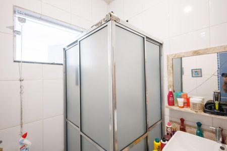 Casa de condomínio para alugar com 200m², 4 quartos e 1 vaga Casa de condomínio para alugar com 200m², 4 quartos e 1 vagaBanheiro Corredor 1 andar