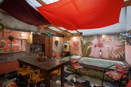 Casa de condomínio para alugar com 200m², 4 quartos e 1 vaga Casa de condomínio para alugar com 200m², 4 quartos e 1 vagaQuintal / Área Gourmet