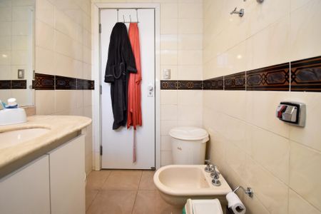 Apartamento à venda com 75m², 2 quartos e 1 vagabanheiro corredor