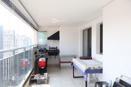 Apartamento para alugar com 77m², 2 quartos e 1 vagaVaranda