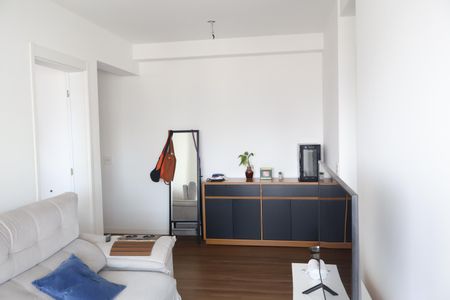 Apartamento para alugar com 77m², 2 quartos e 1 vagaSala