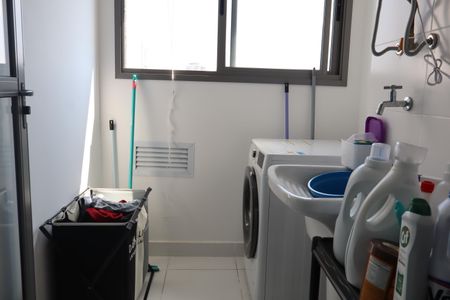 Apartamento para alugar com 77m², 2 quartos e 1 vagaÁrea de Serviço