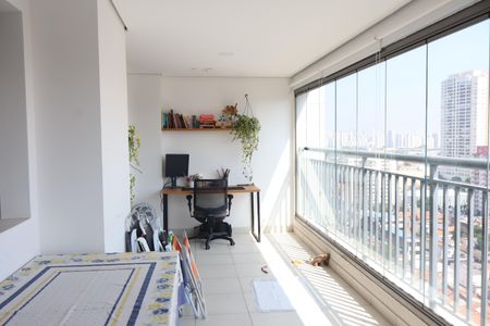 Apartamento para alugar com 77m², 2 quartos e 1 vagaVaranda