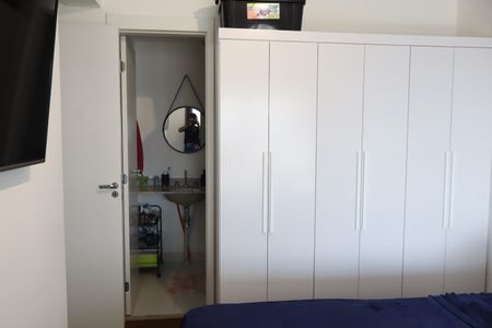 Apartamento para alugar com 77m², 2 quartos e 1 vagaSuíte 