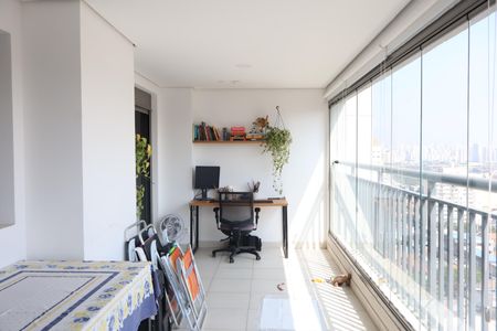 Apartamento para alugar com 77m², 2 quartos e 1 vagaVaranda
