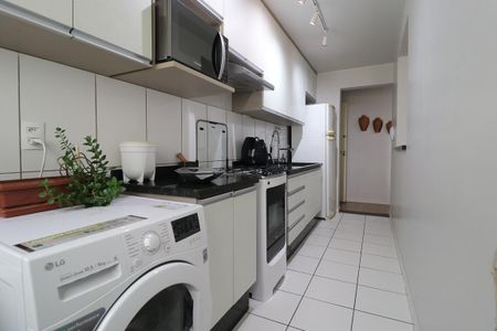 Apartamento para alugar com 49m², 2 quartos e 1 vaga Apartamento para alugar com 49m², 2 quartos e 1 vagaCozinha e Área de Serviço