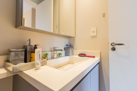 Apartamento à venda com 55m², 2 quartos e 1 vaga Apartamento à venda com 55m², 2 quartos e 1 vagaBanheiro da Suíte