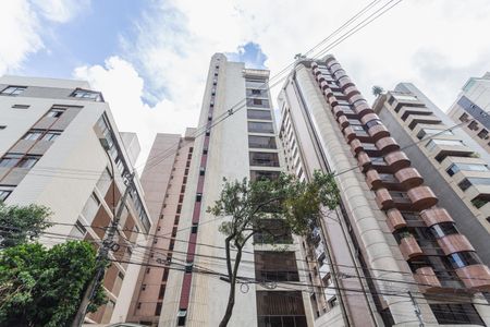 Apartamento à venda com 118m², 4 quartos e 2 vagasFachada