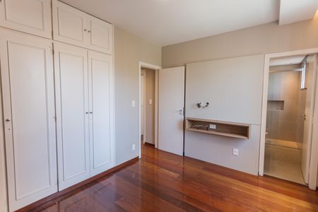 Apartamento à venda com 118m², 4 quartos e 2 vagasSuíte