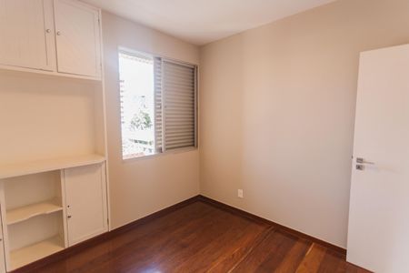 Apartamento à venda com 118m², 4 quartos e 2 vagasQuarto 4