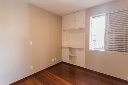 Apartamento à venda com 118m², 4 quartos e 2 vagasQuarto 4