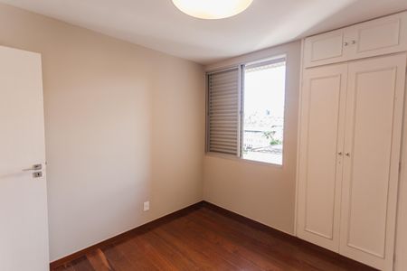 Apartamento à venda com 118m², 4 quartos e 2 vagasQuarto 2