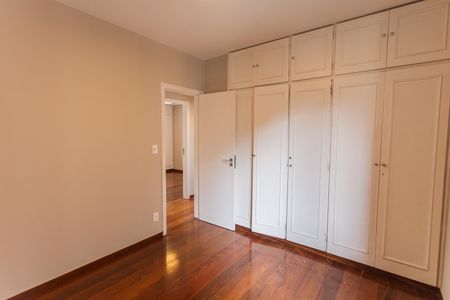 Apartamento à venda com 118m², 4 quartos e 2 vagasQuarto 3