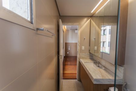 Apartamento à venda com 118m², 4 quartos e 2 vagasBanheiro da Suíte