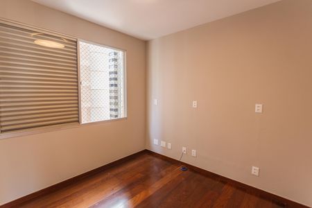 Apartamento à venda com 118m², 4 quartos e 2 vagasQuarto 3