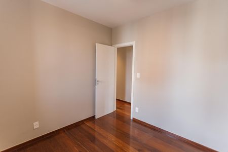 Apartamento à venda com 118m², 4 quartos e 2 vagasQuarto 4