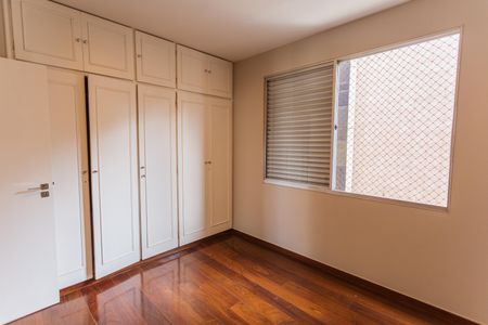 Apartamento à venda com 118m², 4 quartos e 2 vagasQuarto 3