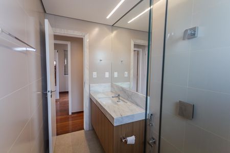 Apartamento à venda com 118m², 4 quartos e 2 vagasBanheiro Social