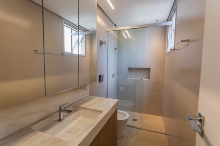 Apartamento à venda com 118m², 4 quartos e 2 vagasBanheiro da Suíte