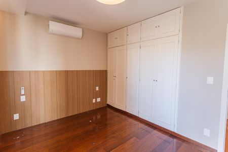 Apartamento à venda com 118m², 4 quartos e 2 vagasSuíte