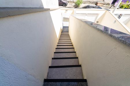 Casa para alugar com 60m², 1 quarto e sem vaga Casa para alugar com 60m², 1 quarto e sem vagaEscada