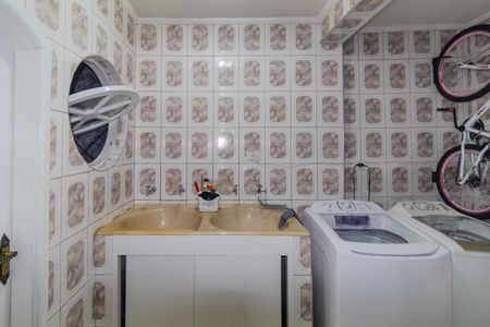 Casa à venda com 157m², 3 quartos e 2 vagasÁrea de Serviço