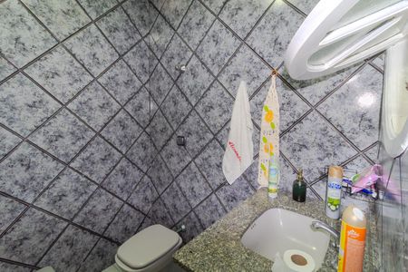 Casa à venda com 157m², 3 quartos e 2 vagasBanheiro de serviço