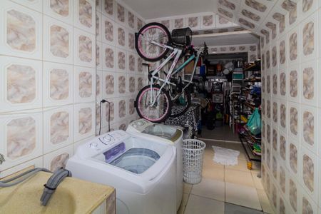 Casa à venda com 157m², 3 quartos e 2 vagasÁrea de Serviço