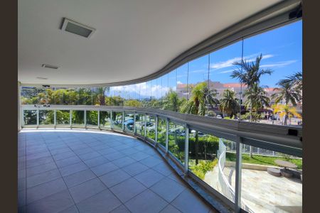 Apartamento à venda com 170m², 4 quartos e 2 vagasVaranda