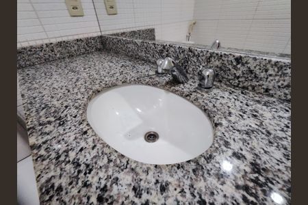 Apartamento à venda com 170m², 4 quartos e 2 vagasBanheiro social 