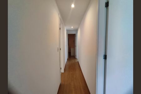 Apartamento à venda com 170m², 4 quartos e 2 vagasCorredor 
