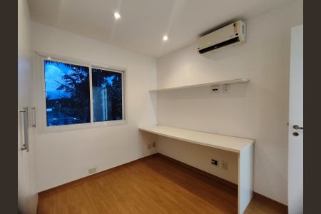 Apartamento à venda com 170m², 4 quartos e 2 vagasQuarto 2