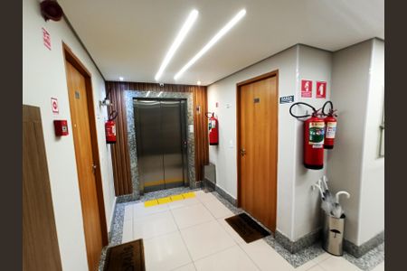 Apartamento à venda com 44m², 2 quartos e 1 vagaHall de entrada