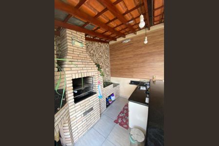 Casa à venda com 114m², 3 quartos e 2 vagas