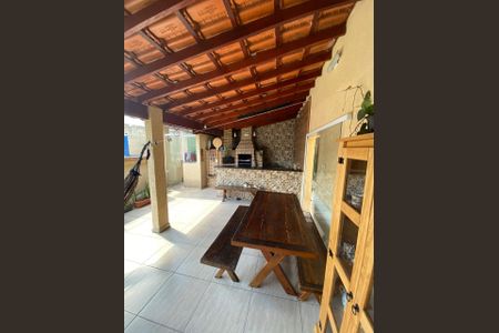 Casa à venda com 114m², 3 quartos e 2 vagas