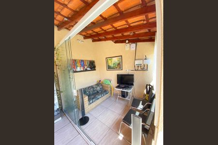 Casa à venda com 114m², 3 quartos e 2 vagas